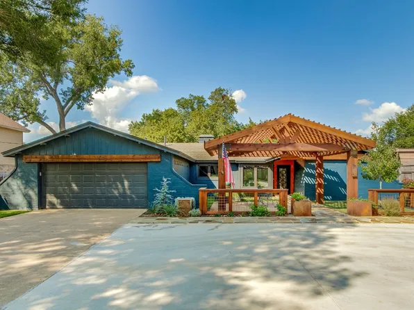2110 Ridge Ln, Grapevine, TX 76051