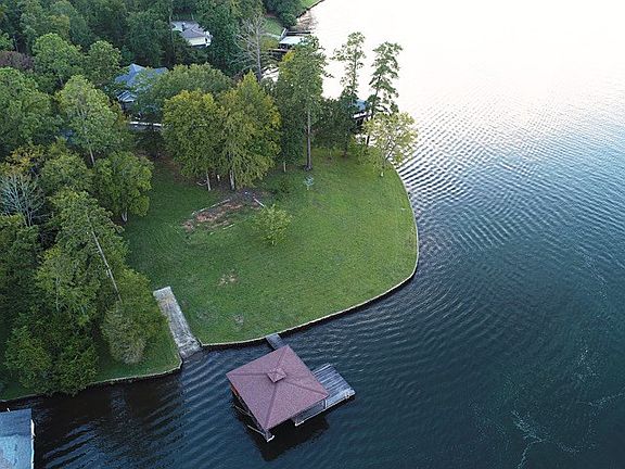2nd image of 104 Bass Ln