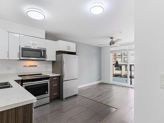 2nd image of 3939 Knight St #306
