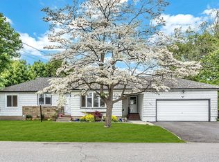 820 10th St, West Babylon, NY 11704