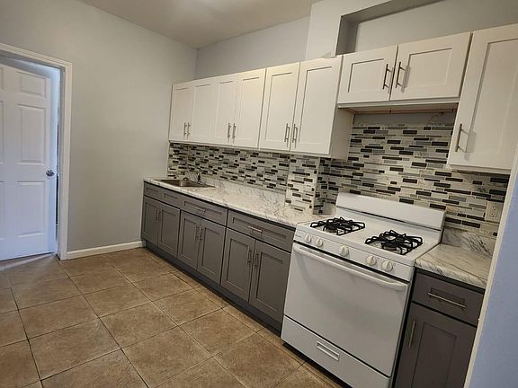 3rd image of 310 14th Ave APT 7