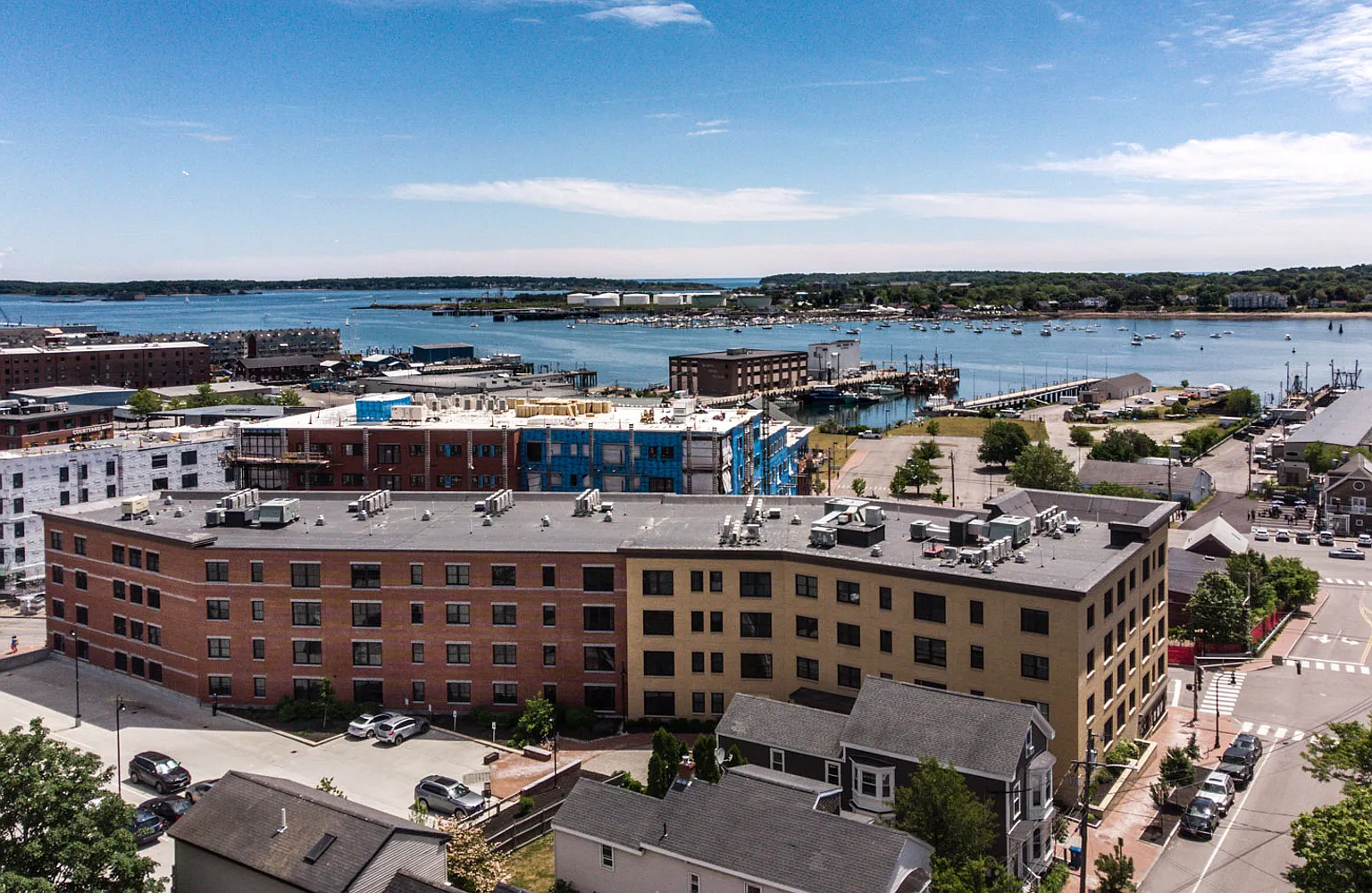 1 bed, 756 sqft, $2,400 — Photo 1