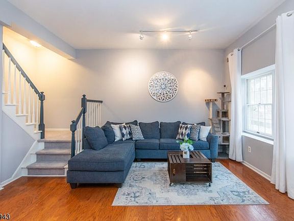 3rd image of 22 Roosevelt St APT 5