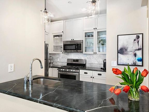3rd image of 261 W 112th St APT 2F