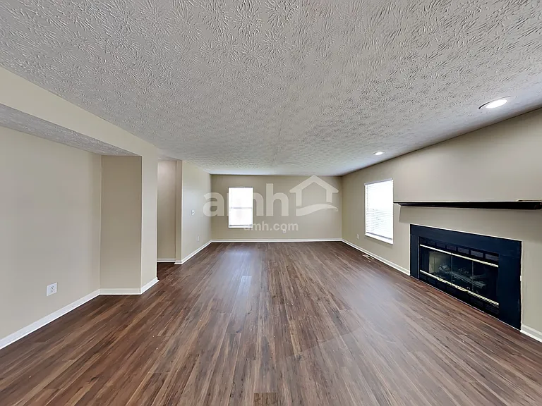 9255 Ruston Ln — Photo 8
