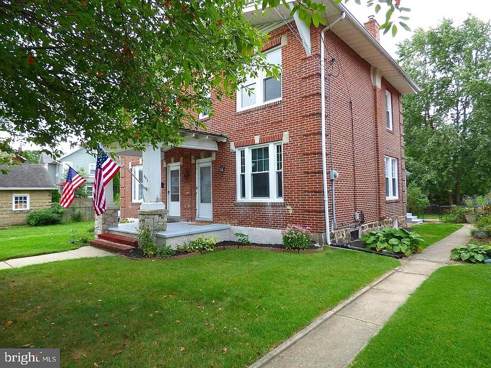 1st image of 446 Wood St