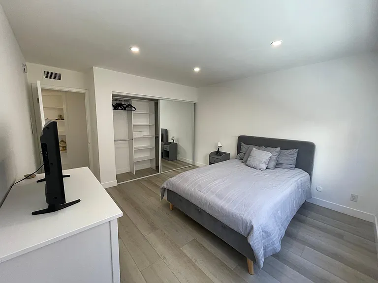 5414 Newcastle Ave #26 — Photo 13