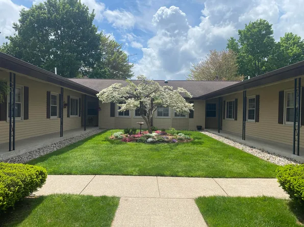 7378 Grove Dr #84, Jenison, MI 49428