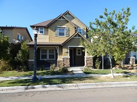 3 bed, 2.5 bath, 1833 sqft, $2,750 — Photo 1