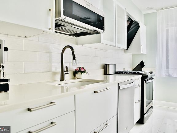3rd image of 3899 Steppes Ct #A