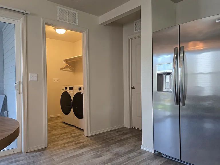 454 W Ramsbrook St — Photo 9