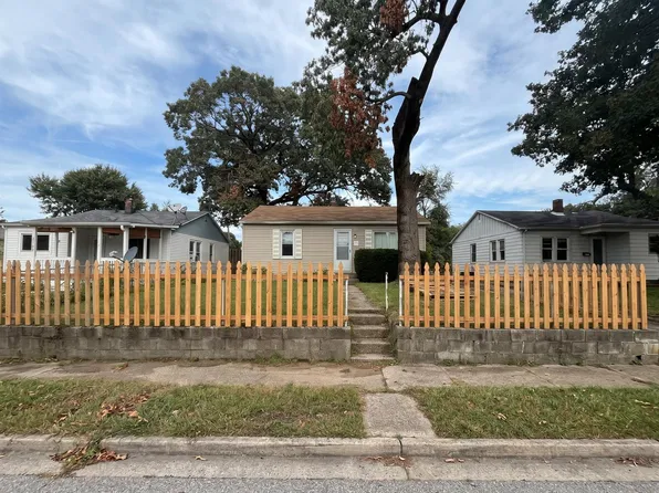 4152 Park Ave, Lake Station, IN 46405