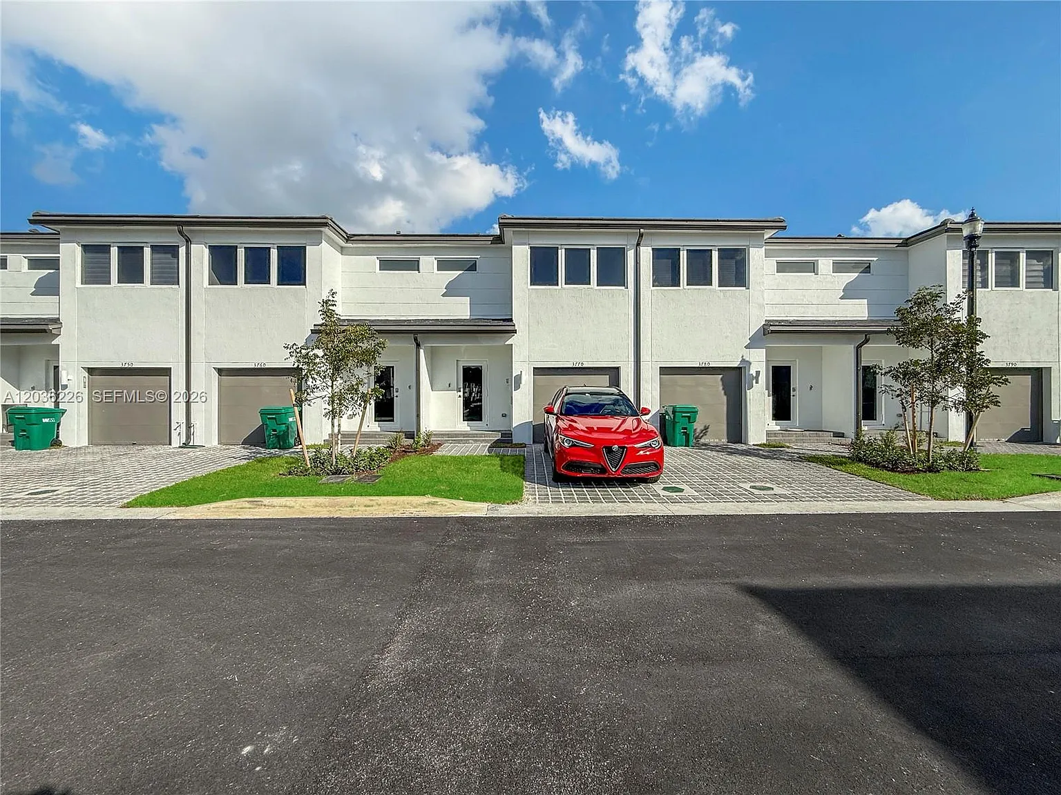3 bed, 2.5 bath, 1331 sqft, $3,400 — Photo 4