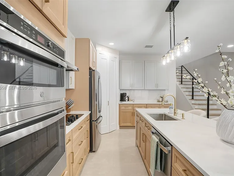 701 SW 17th St — Photo 15