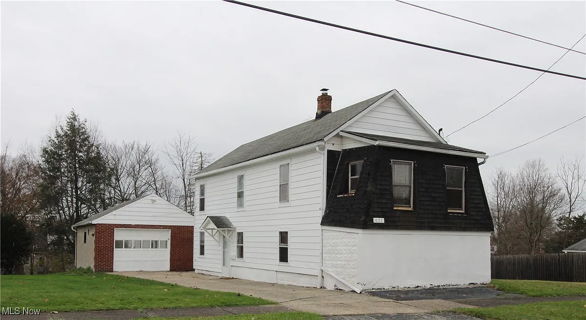 421 Hyatt Ave photo 1