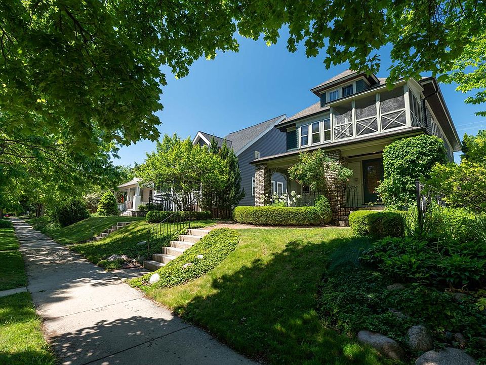 1st image of 3815 N Farwell AVENUE #3817