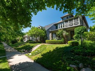 3815 N Farwell Ave #3817, Milwaukee, WI 53211