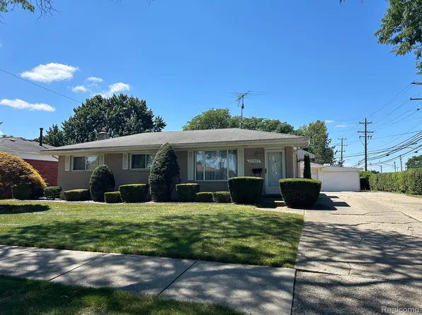 32961 Oakview Dr, Warren, MI 48092