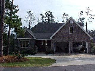 1st image of 130 Oakwood Dr