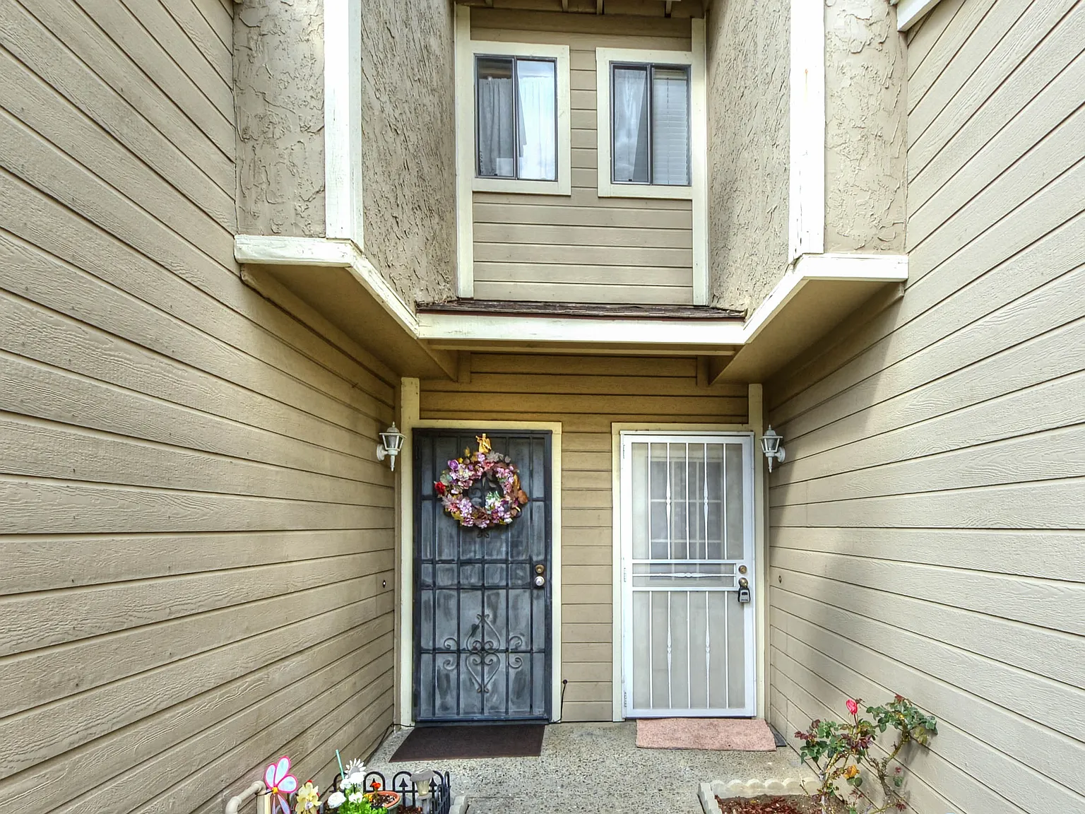 Fabulous 2bed/2.5bath Townhouse in Central South San Jose — Photo 2