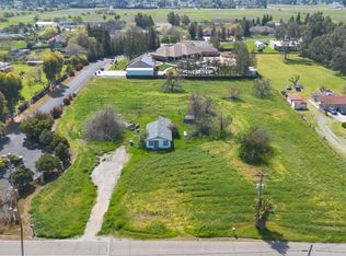 8045 E Alluvial Ave, Clovis, CA