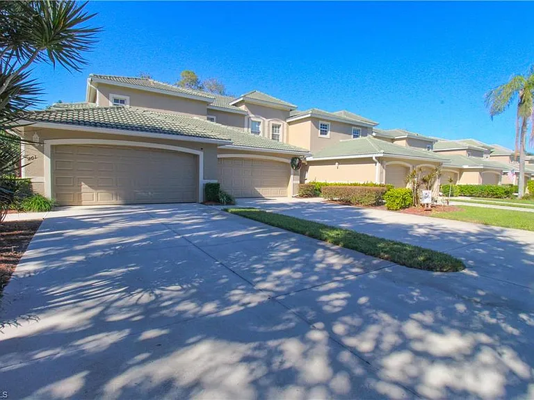 3435 Laurel Greens Ln S #201 — Photo 2