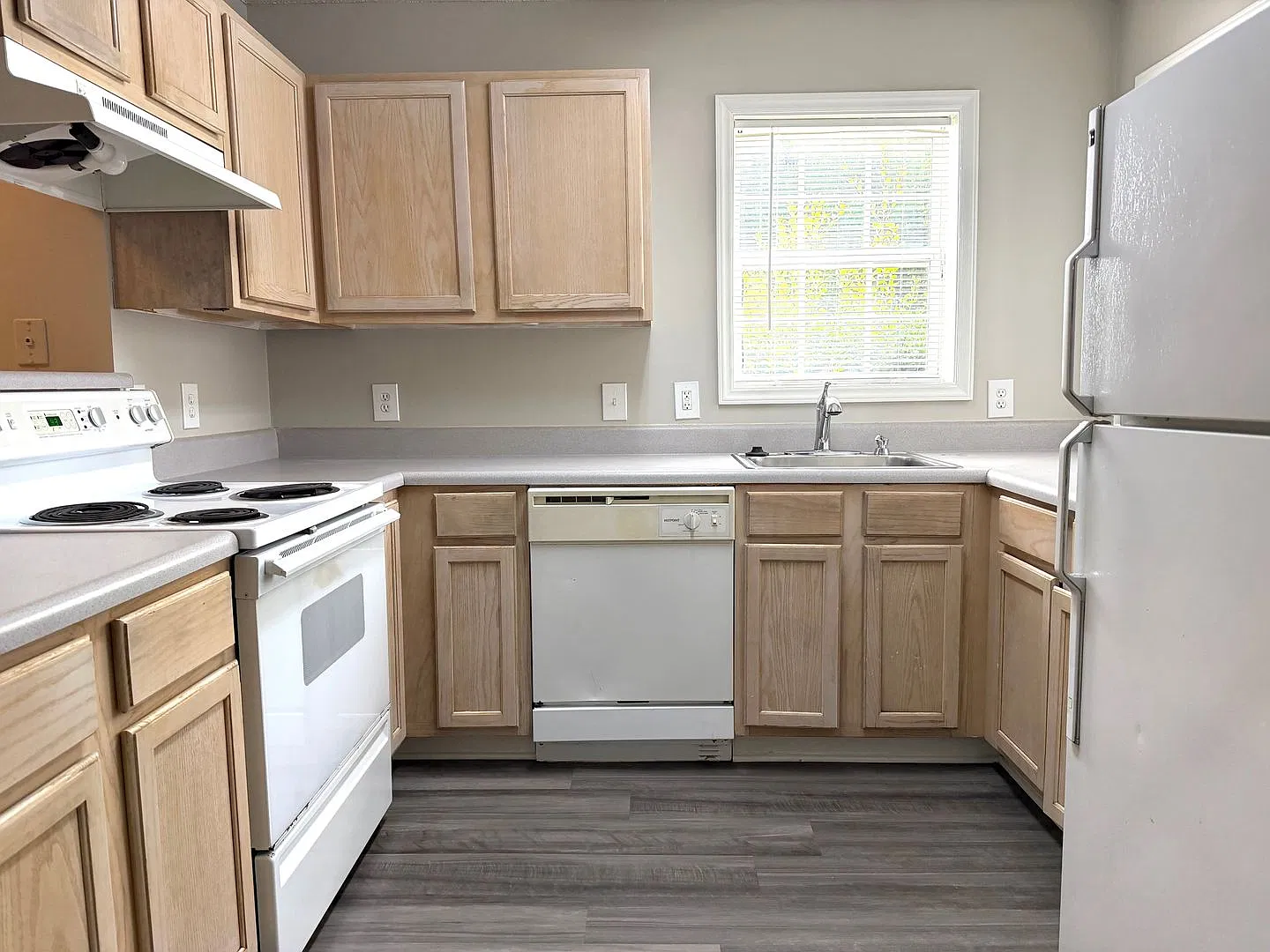 Private Room & Bathroom in Spacious 4 Bed 4 Bath Apartment near NCSU — Photo 3