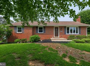 1532 Duffland Dr, Landisville, PA 17538