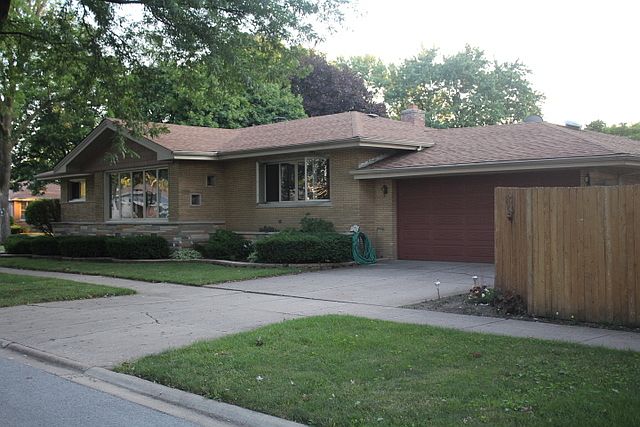 2nd image of 4600 W 98th Pl