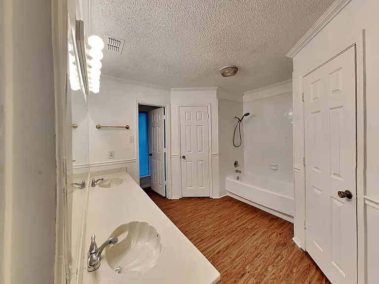 3033 Mossy Oak Ln — Photo 8