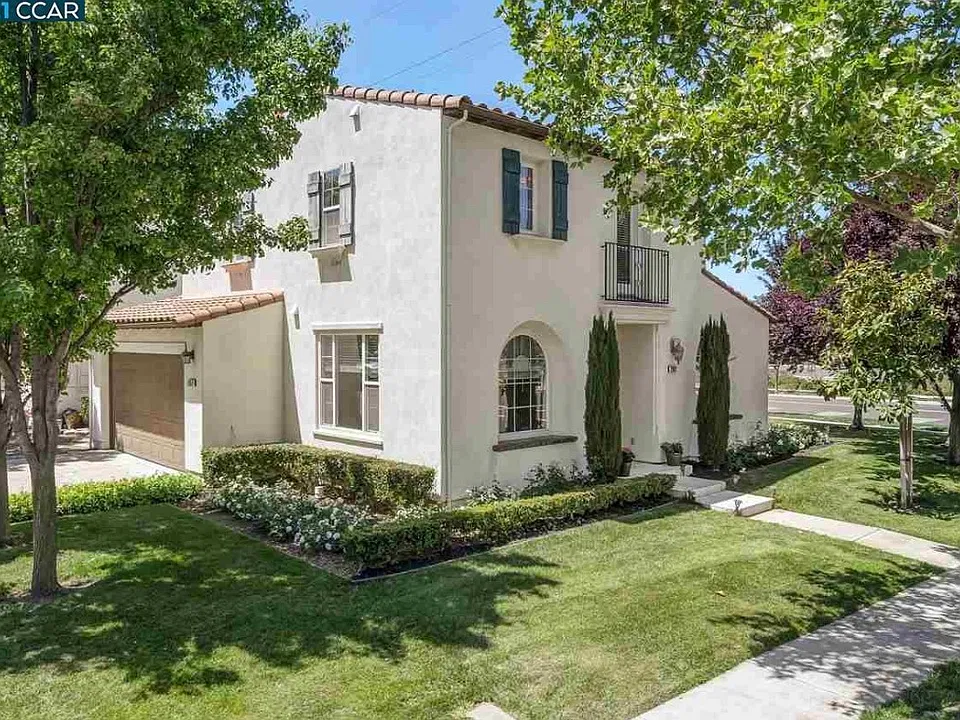 2002 Bayporte Way
