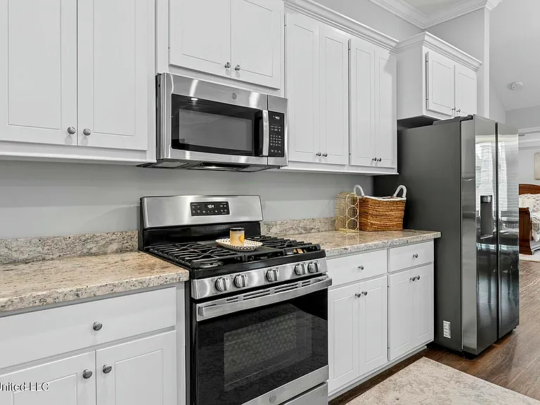 572 Silver Hill Dr — Photo 8