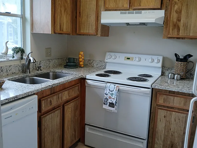 4240 Pershing Pointe Pl #4 — Photo 4