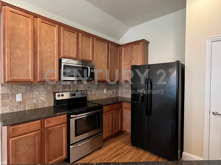 517 Highpark Ct — Photo 7