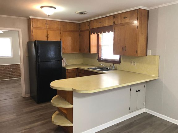 3rd image of 319 Moss Park Dr