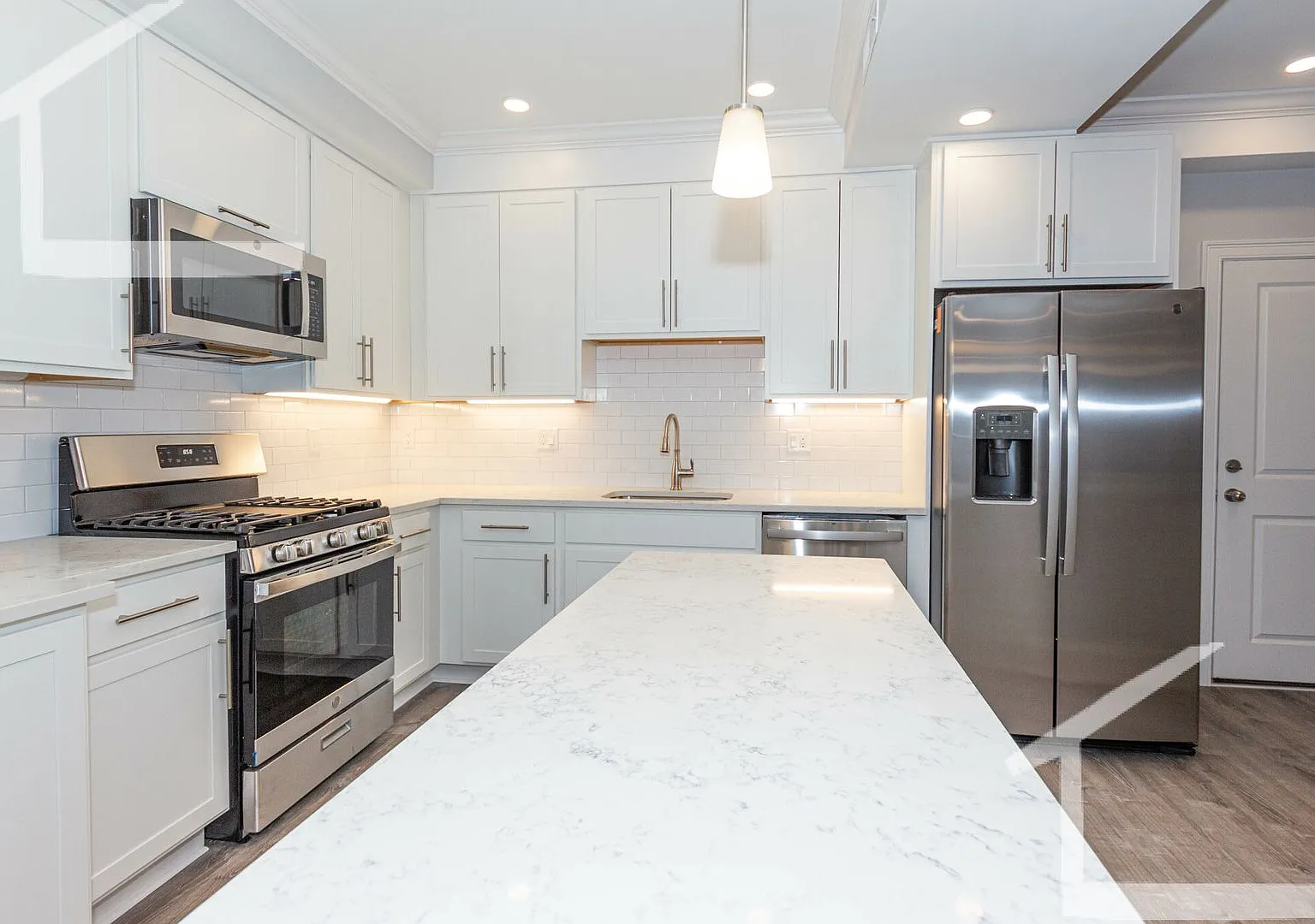 Hot Brighton Listing — Photo 2