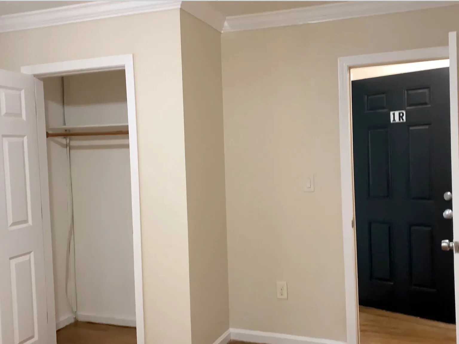 3 bed, 1100 sqft, $4,950 — Photo 4