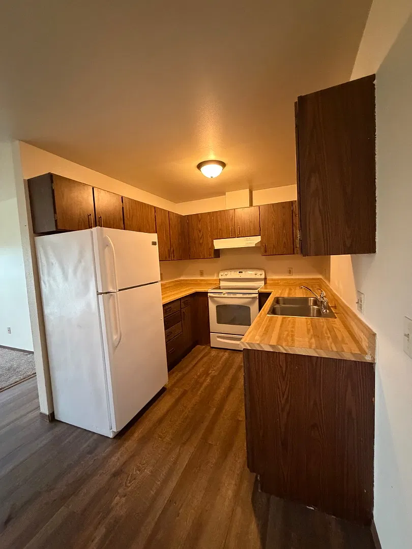 901 Progress St - 12 — Photo 2