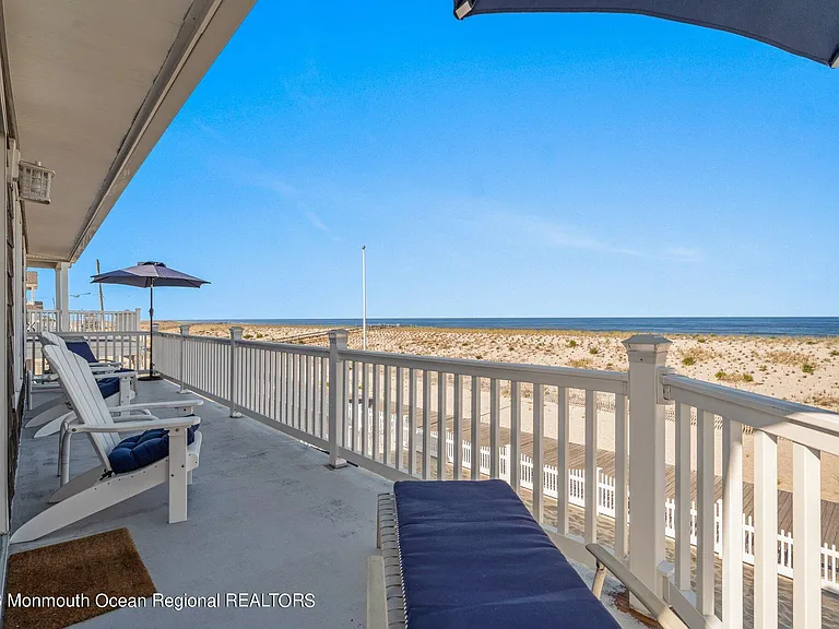 1404 Oceanfront #UPPER — Photo 11