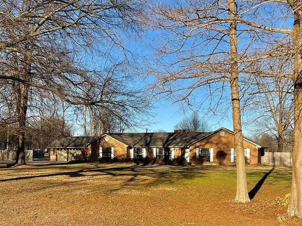 2117 Carol St, Greenville, MS 38703