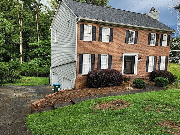 2nd image of 4656 Chimney Rock Dr SW