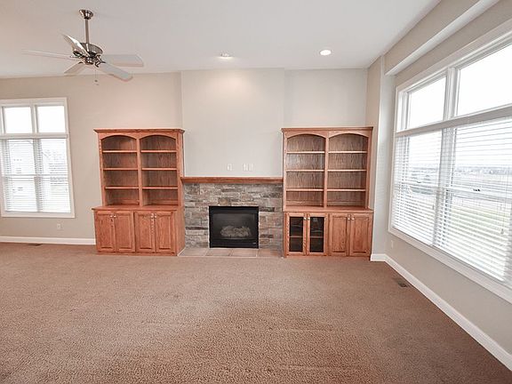 5th image of 2083 Evergreen Ln