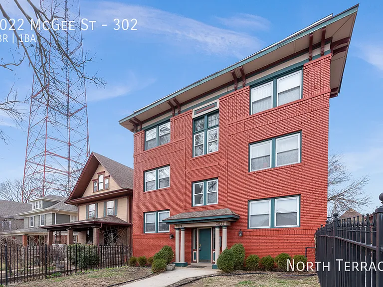 3022 McGee St #302 — Photo 13