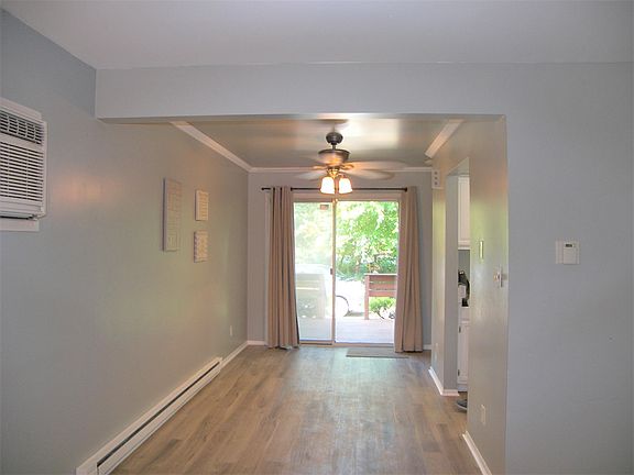 4th image of 422 E Merchant St #A