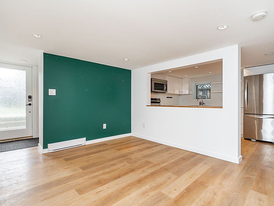 1st image of 1412 E 10th Ave