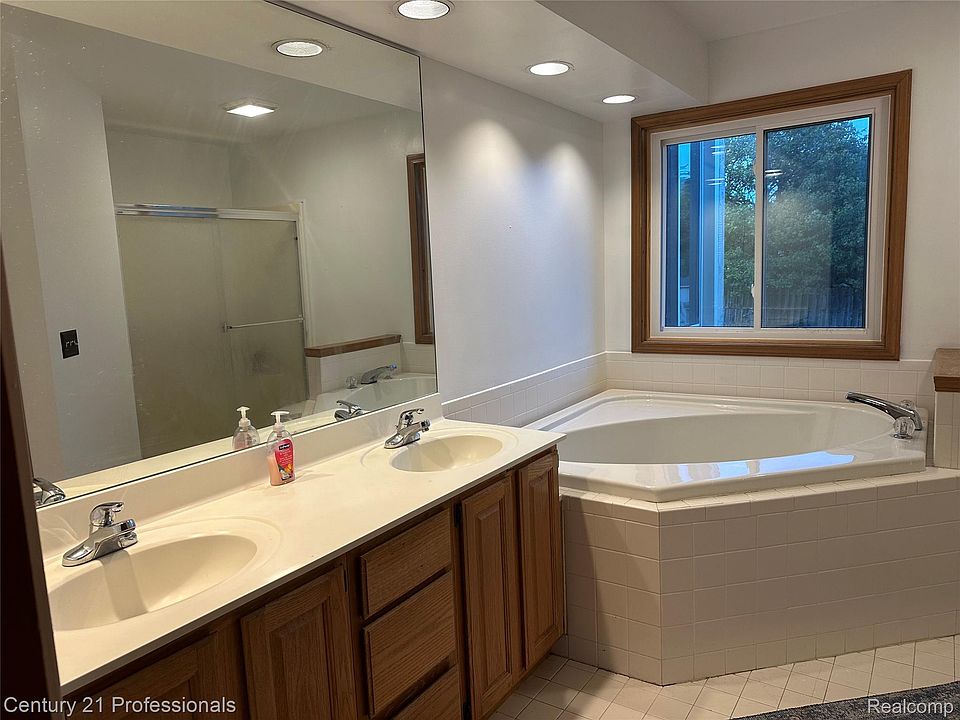 12220 Moceri Dr, photo 20