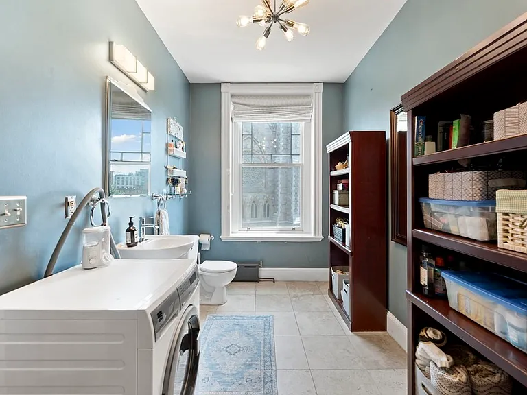 1411 Washington St #24 — Photo 11