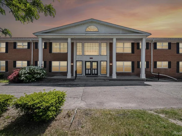 25301 Five Mile Rd APT 215, Redford, MI 48239