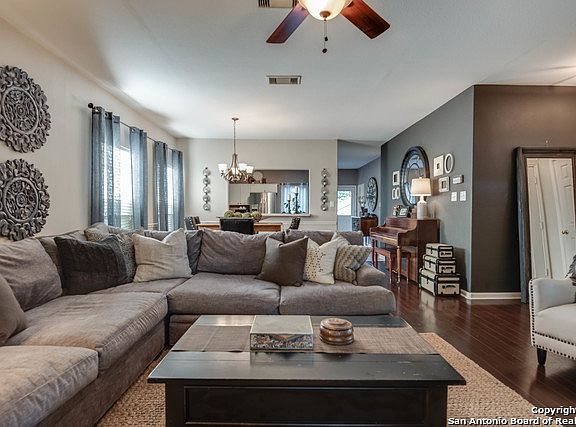 3rd image of 8747 Pavilion Pl