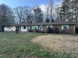 129 Ridgecrest Ave, Marble, NC 28905